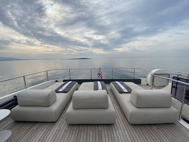 Glamour Yacht Yacht Deck